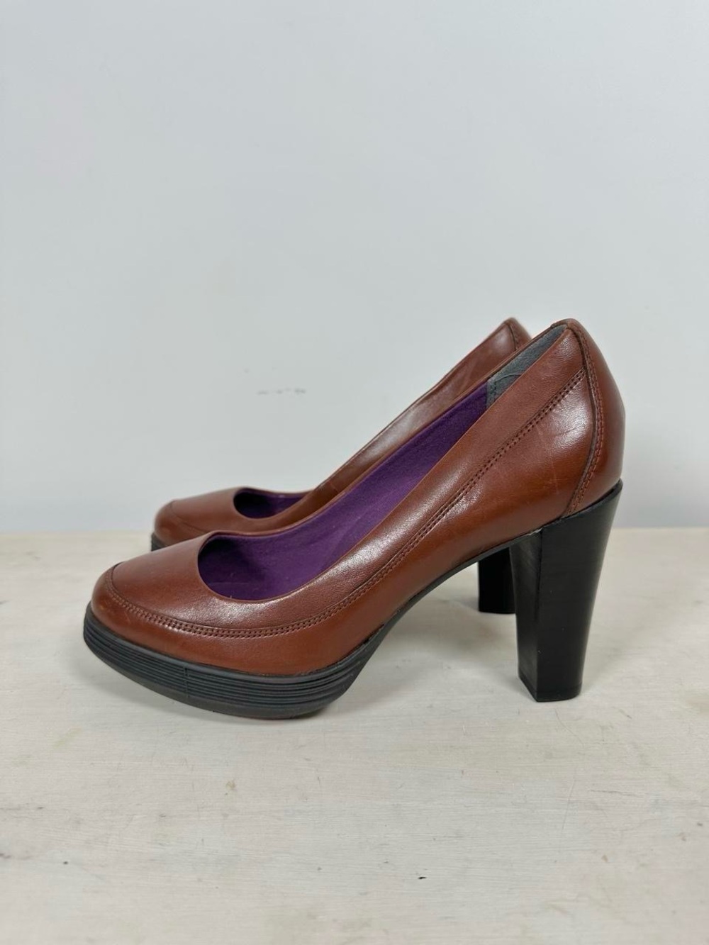 Brown Leather Rockport Heels